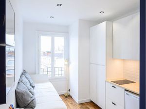 Studio rénové – Haut Standing