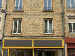 Local commercial 74 m² CHAZELLES SUR LYON