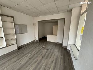 LOCAL RDC 27m2 - CENTRE TOURNON – Idéal profession libérale