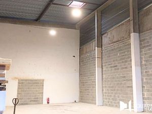 Local d'activité 200 m²