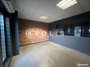 Local d'activité 700 m²