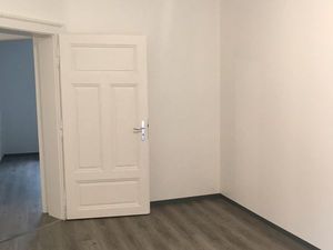 Très beau F4 au 1er étage avec place de parking et cave