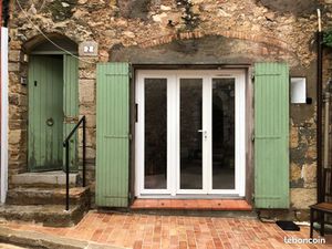 Local professionnel  45 m² centre Lorgues ￼