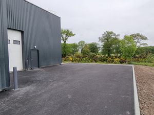 Local d'activités 113m² CHATEAU-THEBAUD