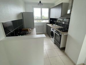 T3 meublé avec garage  cave et grenier