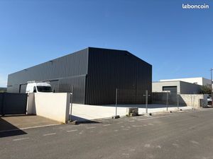 Hangar à louer