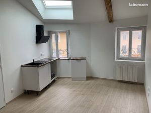 T2 rénové plein centre