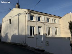 À louer : charmante maison   Hameau de Pons