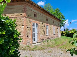 Pompertuzat 31. Superbe maison ancienne + Jardin