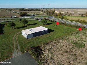 Vend local professionnelle de 160 m² avec terrain de 1859 m2