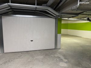 Rarissime New garage XXL  dans résidence neuve  200 m de la mairie  portail automatisé  ga