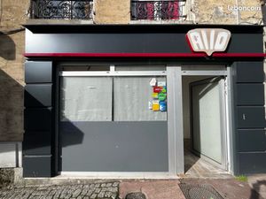 Local commercial avec extraction centre-ville