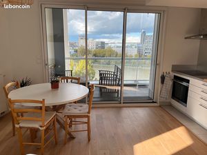 T2 dernier étage ile de Nantes