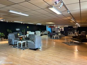 Local commercial à louer Bergerac / 700 m² avec 3 000 m² d’extérieur