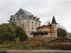 Atelier d'artiste avec vue sur le port de france