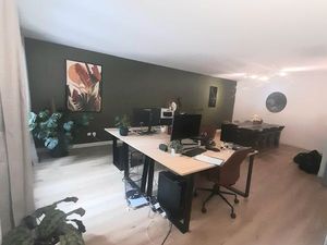 Local professionnel avec place de parking