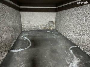 Bd Tzarewitch Garage à louer de plain pied