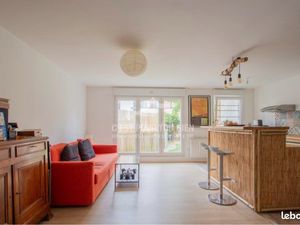 T3 68 m² avec jardin - métro Fives à 2mins