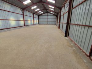 Garage/ parking camping car- caravane - voiture