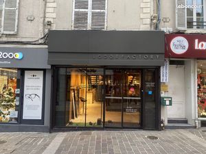 Local 130 m² Lagny-sur-Marne