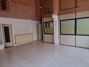 Grad Local commercial