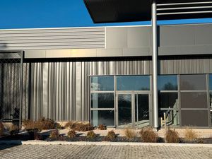 LOCAL COMMERCIAL 304 m² – EMPLACEMENT N°1 – AURILLAC