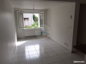 5 pieces a louer 3 garndes chambre