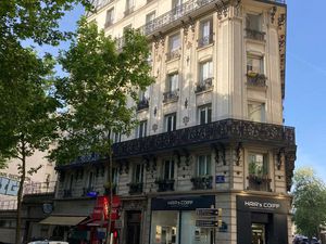 Cave rue des Pyrénées paris 20 eme