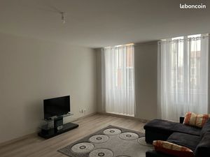 Grand T2 meublé  refait  immeuble calme gare centre