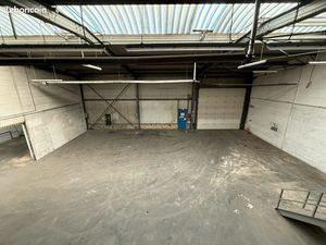 Local bureaux 640 m²