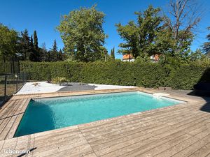 Maison 5 chambres   jardin avec piscine