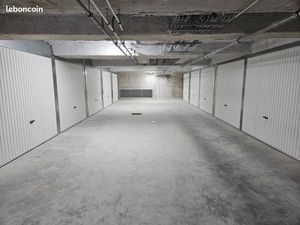 GARAGE - BOX - PARKING à LOUER