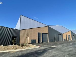 Local industriel 117 m²