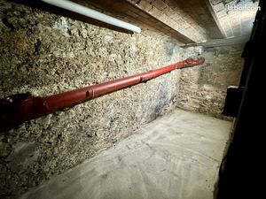 Location Cave Bétonnée et Electrifiée 7 5m2 - porte blindée - Saine et Sécurisée - bouleva