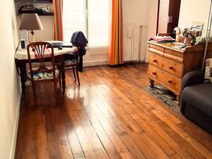 2 pièces au 5éme étage . Mairie du 17éme