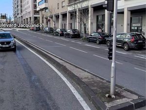 Location double garage/box 28m2 Marseille 8 éme