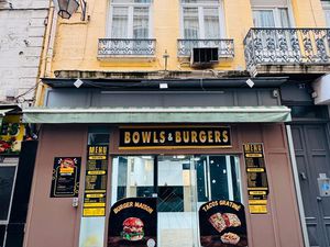 EMP n°1 secteur commercial Boutique rue piétonne Dorian - Libération / rénové - Cave