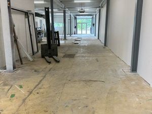 Local de stockage et bureau