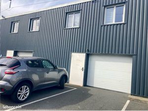 Entrepôt local d’activité cellule stockage