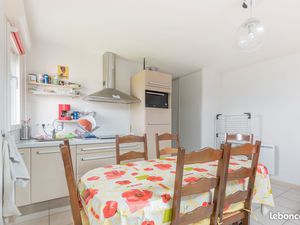 Bel appartement T3 - deux chambres - 6/8 peronnes - cellier sur pallier - 3ème et dernier 