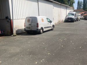 Box  petit atelier  parking et garage
