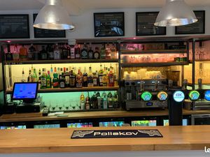 Bar/Restaurant avec appartement et cave