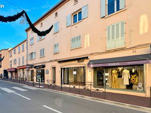 Local commercial a louer saison 2026