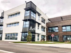 Bureaux 4 900 m²