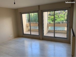 Apparemment T2 de 55 84 m2