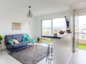 Beau studio avec terrasse