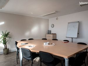 Salle de réunion 30 à 80m²