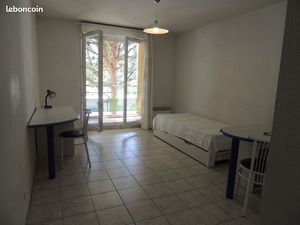 Studio de 25 m² dans residence calme a la garde