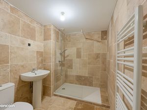 Maison de ville rénovée – 3 pièces – 44 m² – Elbeuf