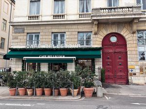 Apparemment T2 place Bellecour